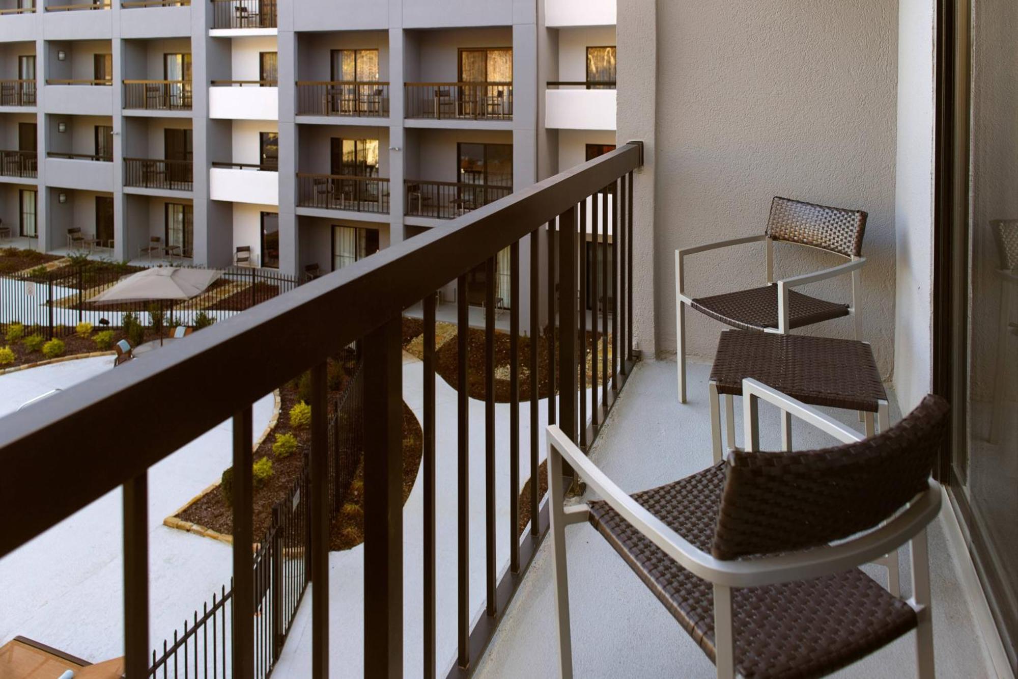 Courtyard By Marriott Perimeter Center Hotell Atlanta Exteriör bild